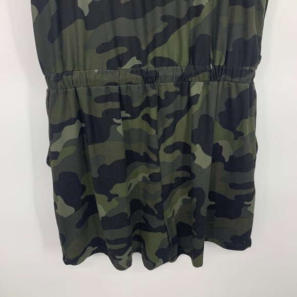 Old Navy Active Romper Camo Green Cross Front V Neck Breathe On - Picture 8 of 9